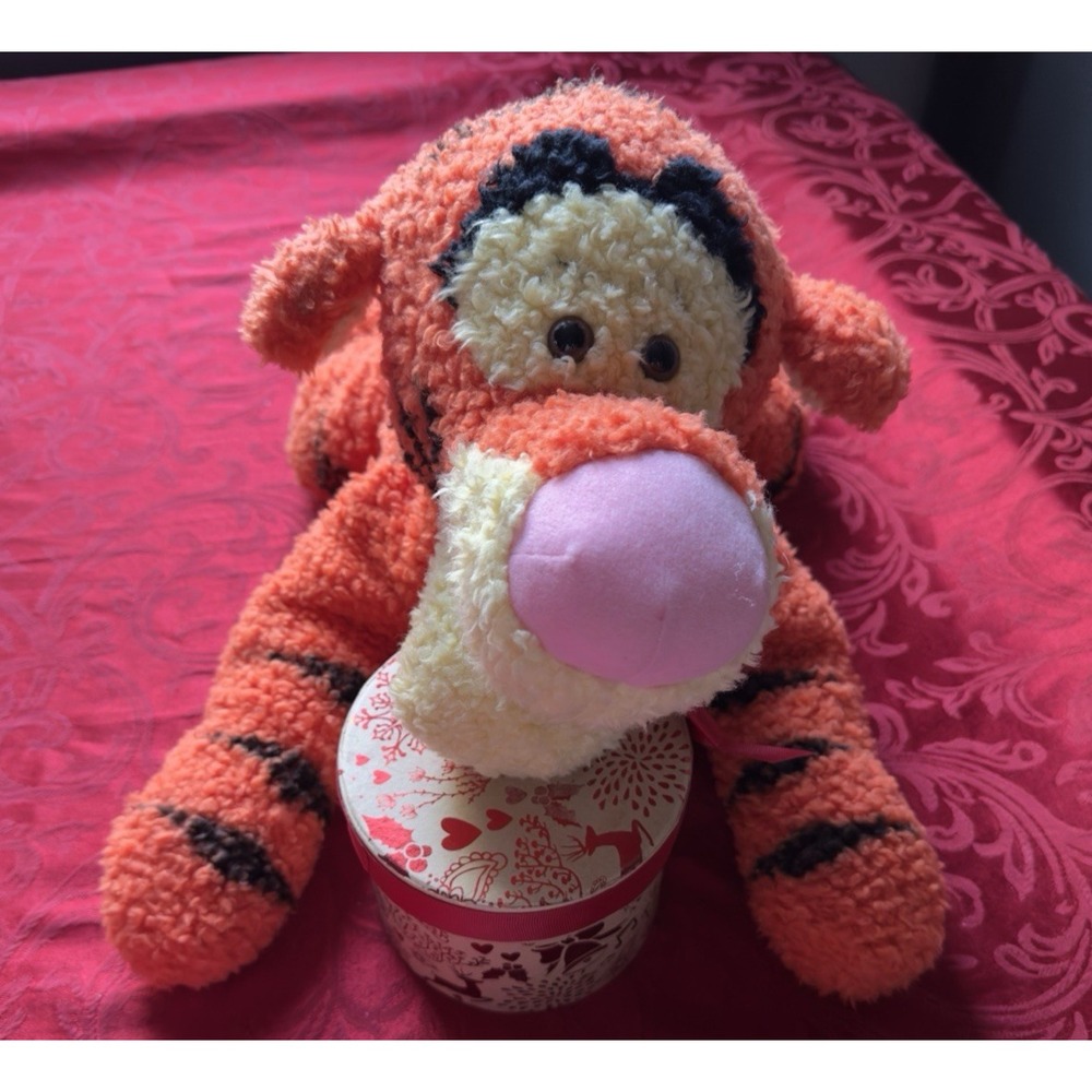 Disney Big Hugs Tigger Plush 21 Inch Winnie the Pooh Soft Stuffed Animal Toy